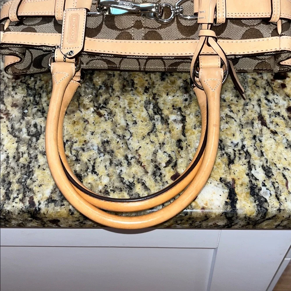 EUC Authentic Coach Hampton Jacquard Handbag - Picture 3 of 6